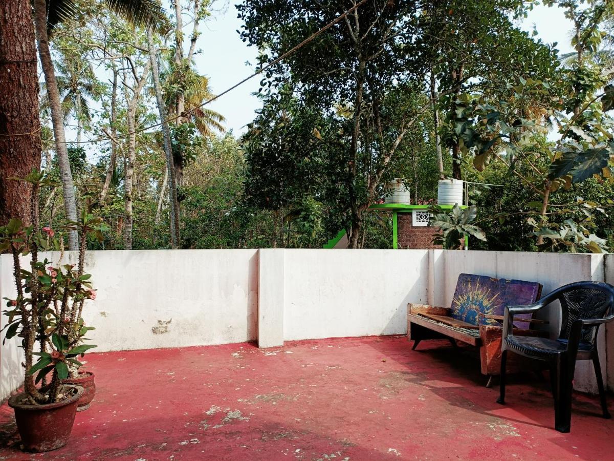 Appartement Ritas à Varkala Extérieur photo