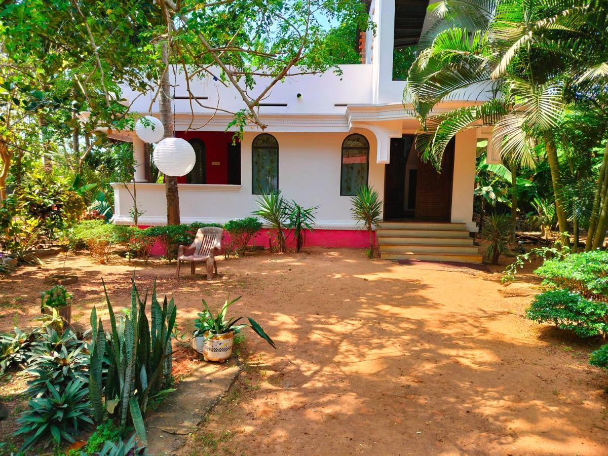 Appartement Ritas à Varkala Extérieur photo