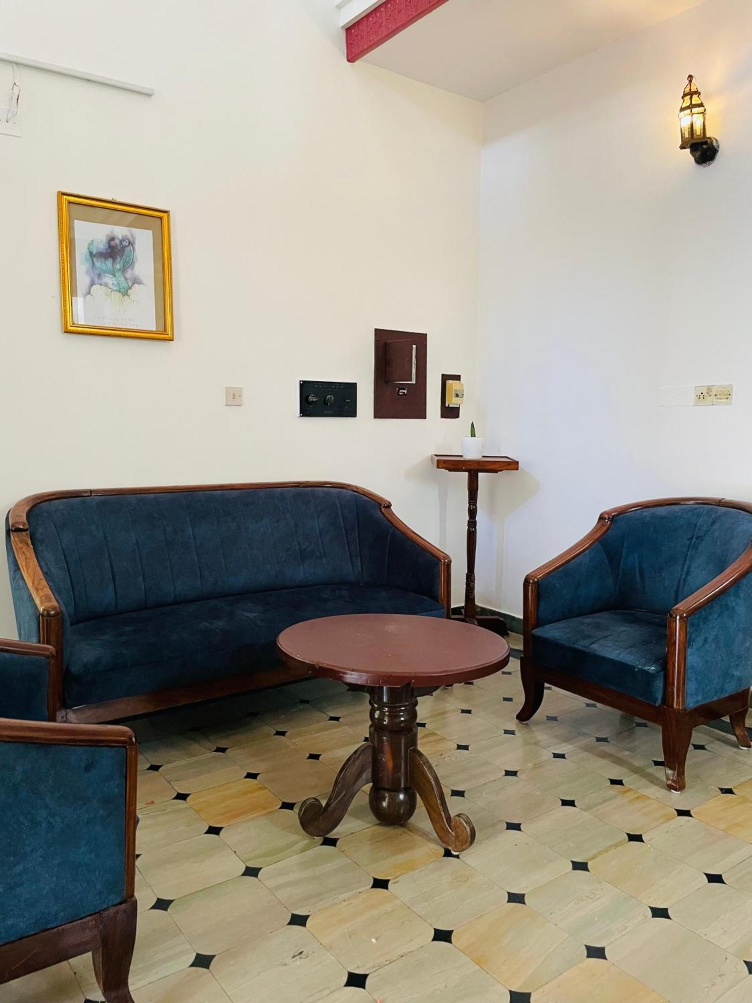 Appartement Ritas à Varkala Extérieur photo