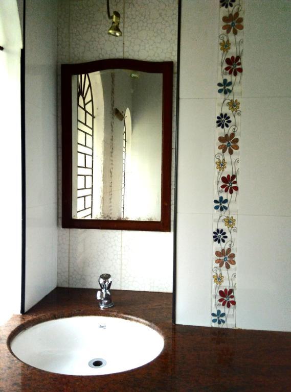 Appartement Ritas à Varkala Extérieur photo